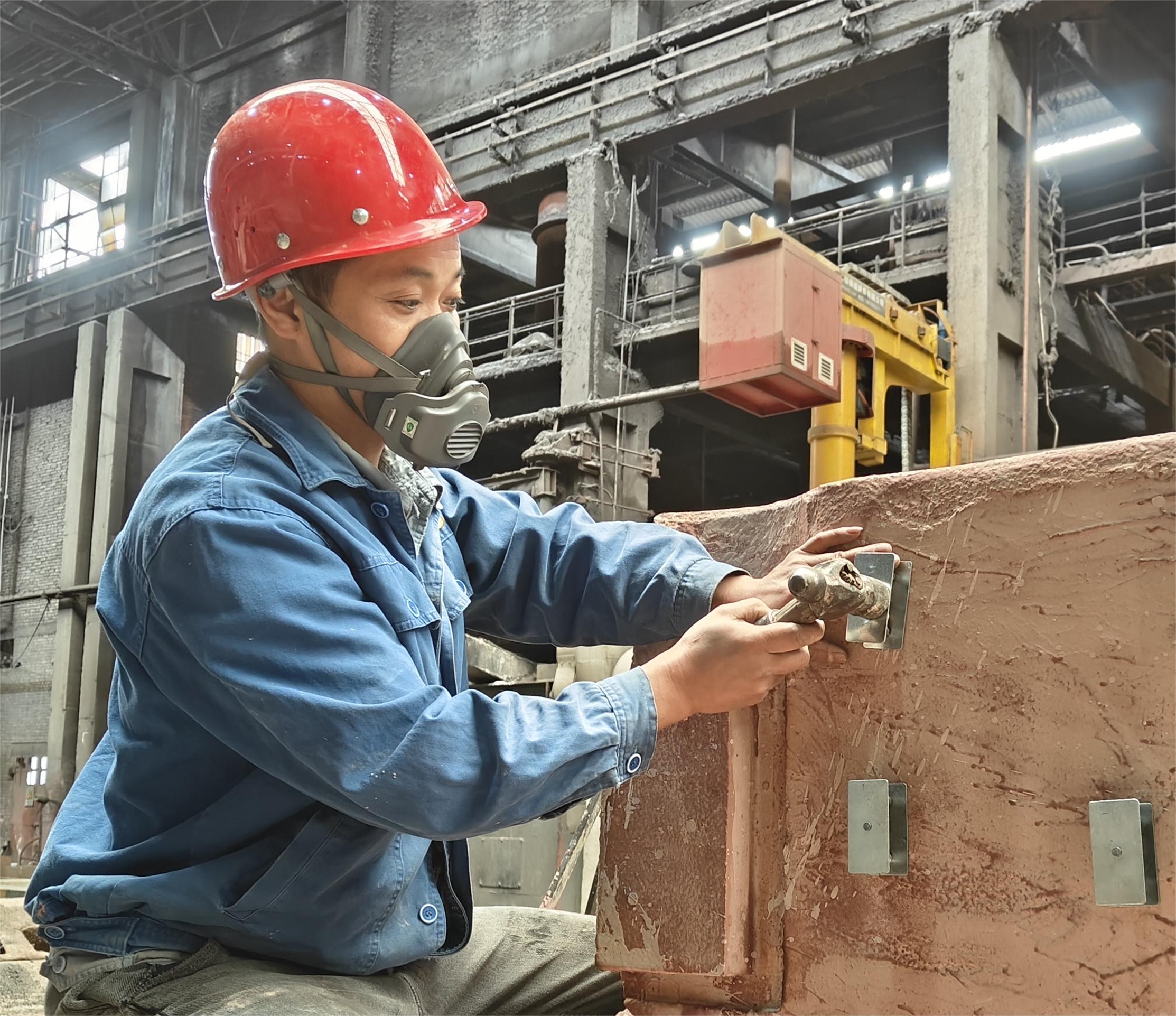 【身边模范】杨大江：专心做事创业，，，，，，塑“造”精彩人生